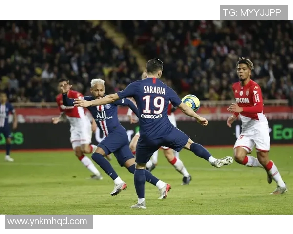 伊泽尔与摩纳哥的精彩对决揭示足球战术与团队合作的魅力